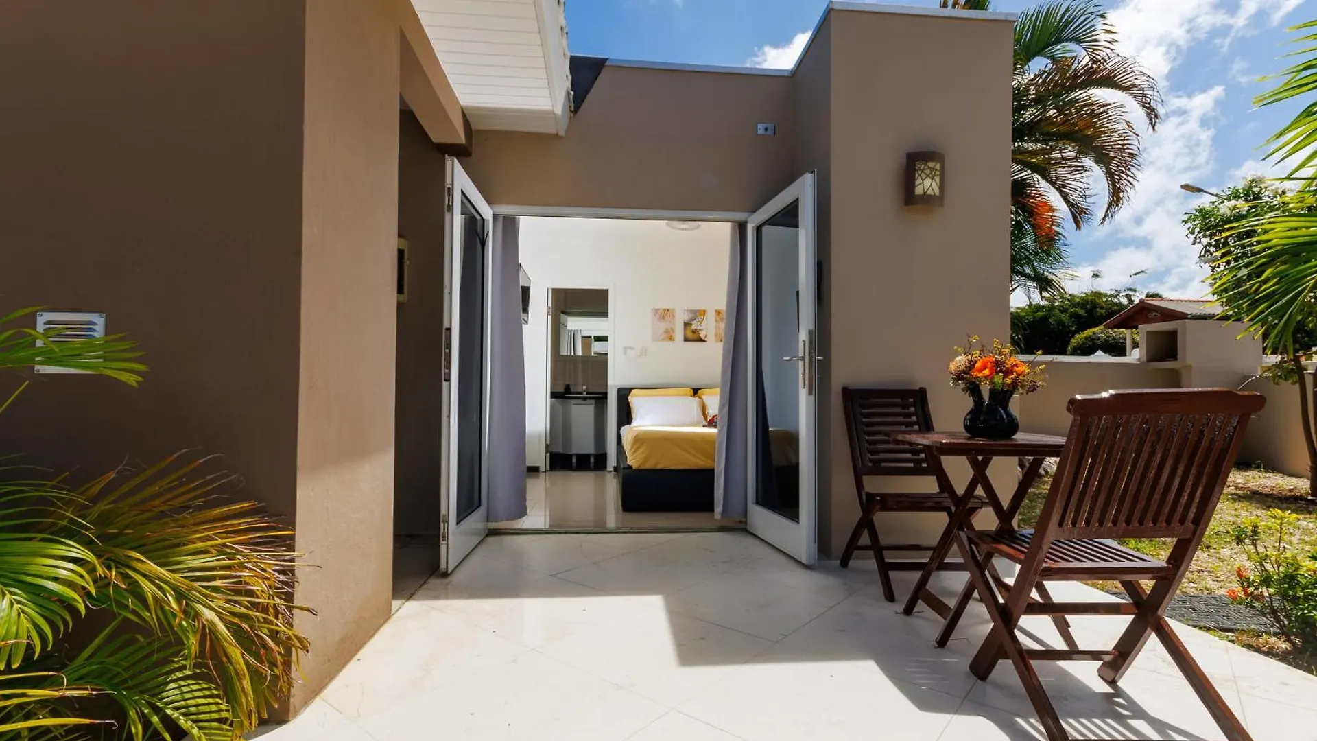 Las Palmeras Apartments Willemstad